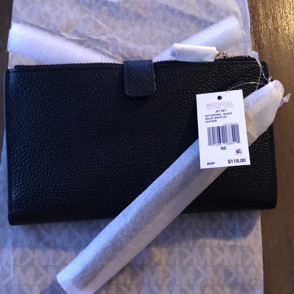 Michael Kors Jet set wristlet - Picture 3 of 6